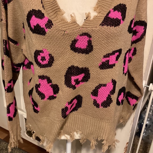 Runway fringed sweater size M - Picture 4 of 7